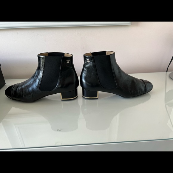 💯 Authentic Chanel Black short boots - Picture 13 of 13